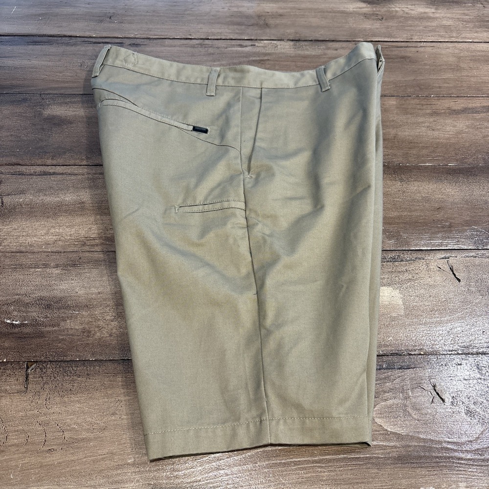Volcom Corpo Class Men's Brown Shorts 34